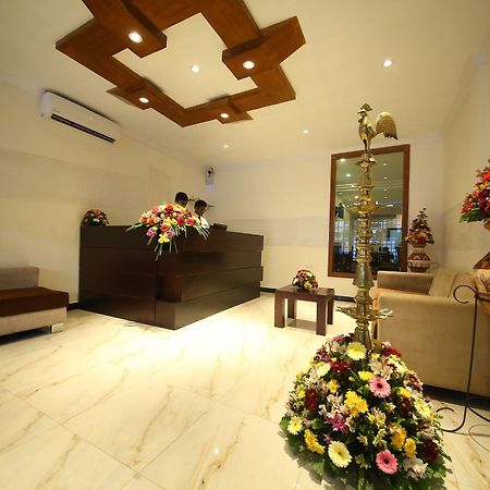 Hotel Sunhill Mount Lavinia Дехивала-Маунт-Лавиния Экстерьер фото