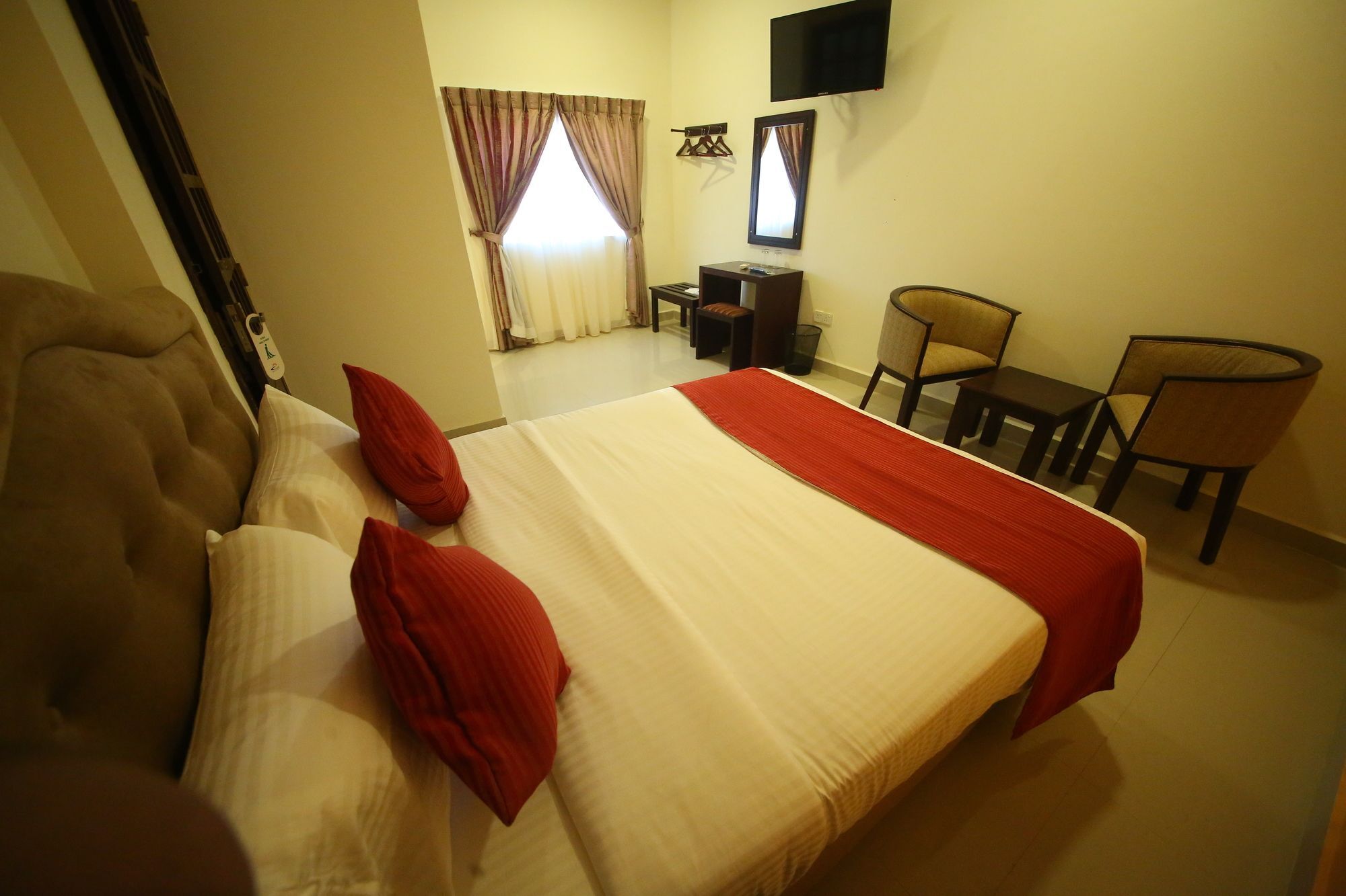 Hotel Sunhill Mount Lavinia Дехивала-Маунт-Лавиния Экстерьер фото