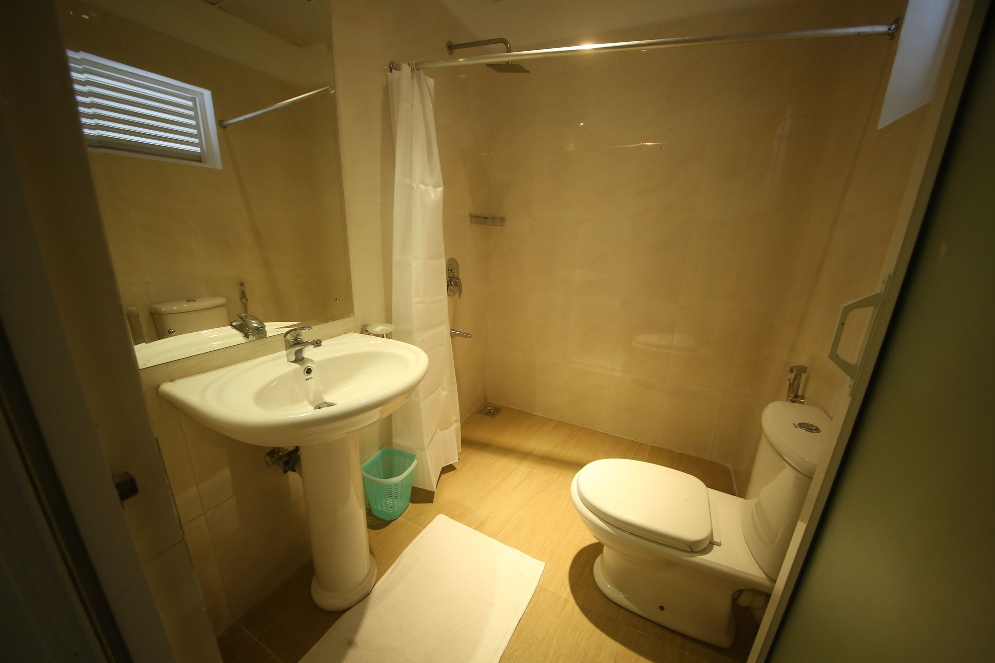 Hotel Sunhill Mount Lavinia Дехивала-Маунт-Лавиния Экстерьер фото