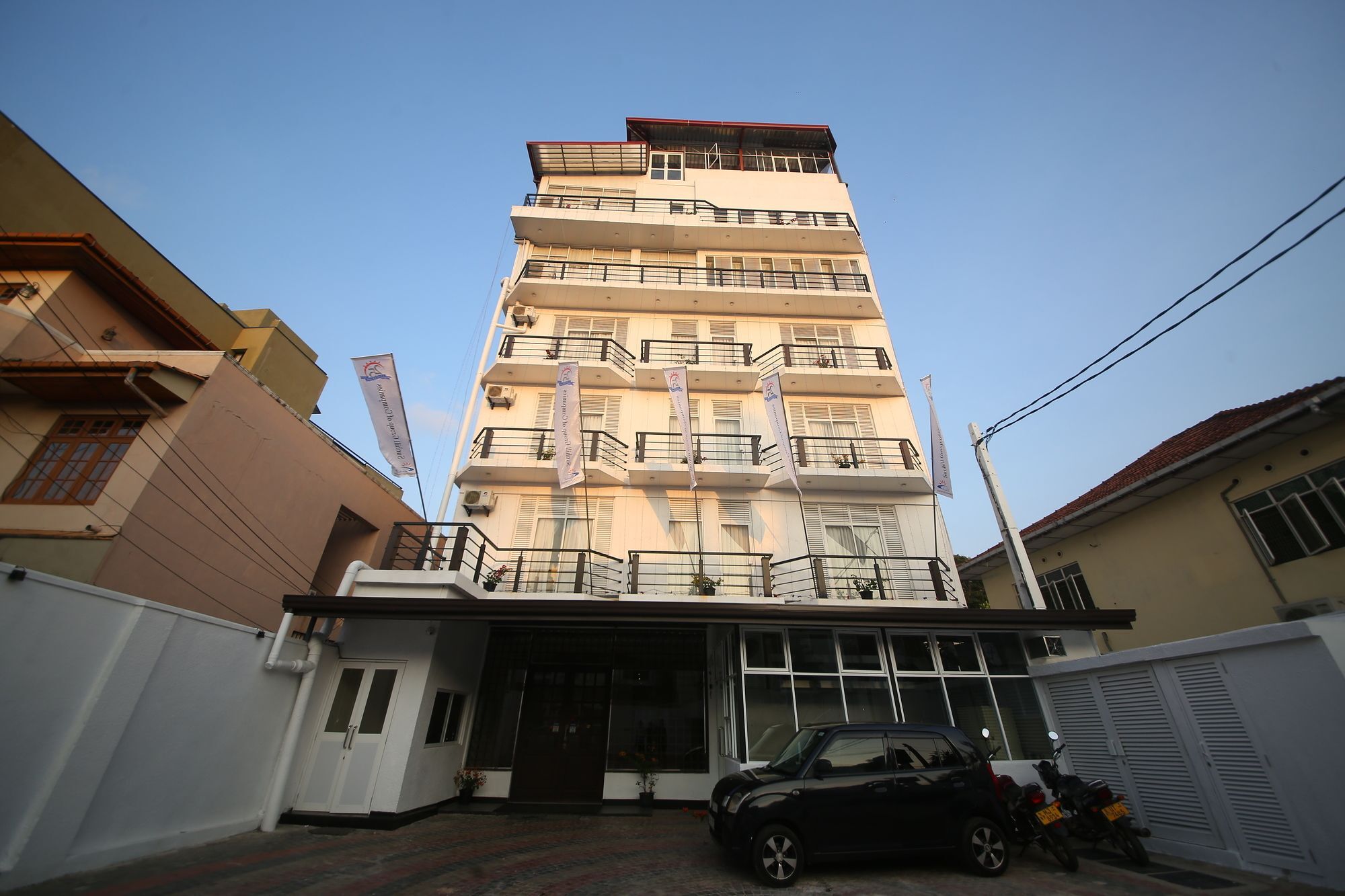 Hotel Sunhill Mount Lavinia Дехивала-Маунт-Лавиния Экстерьер фото