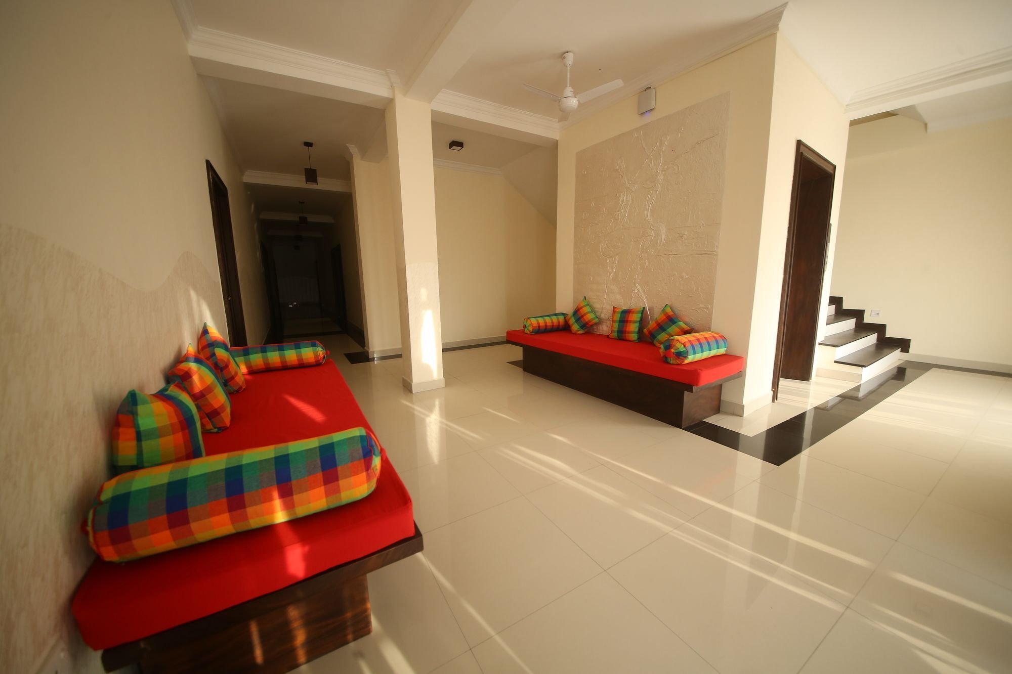 Hotel Sunhill Mount Lavinia Дехивала-Маунт-Лавиния Экстерьер фото